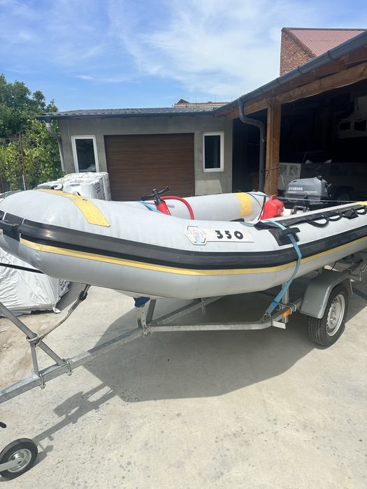 Barca ryb cu motor si peridoc nou