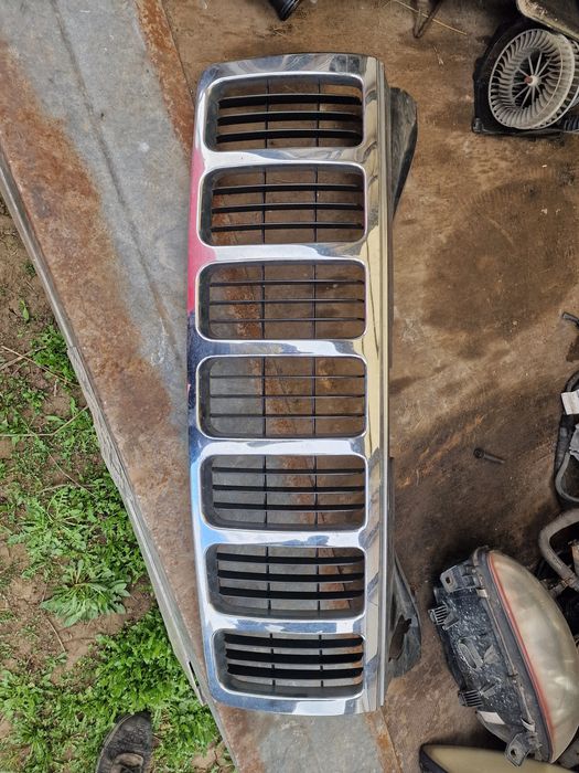 Grila față jeep grand cherokee 2005 pana în 2010