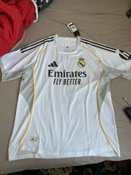 Тениска на реал мадрид сезон 25/26