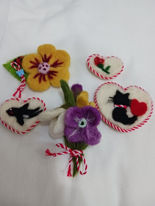 Мартенички, гривнички