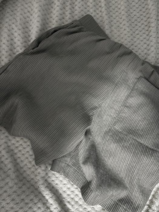 Pantaloni scrti zara