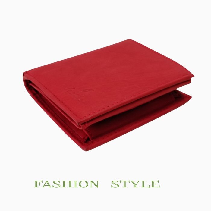 Малък червен и зелен портфейл от естествена кожа