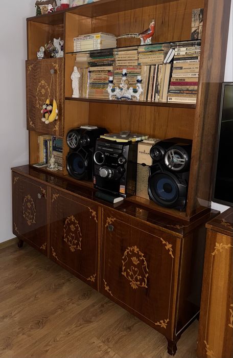 Vand set de mobila veche
