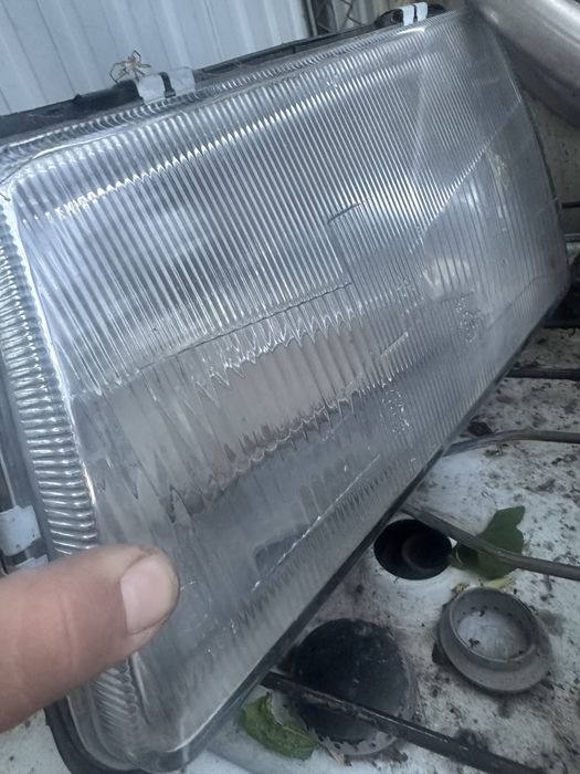 Продам оригинад фары на ауди 100 селедка