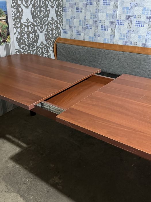 Стол для кухня и зал