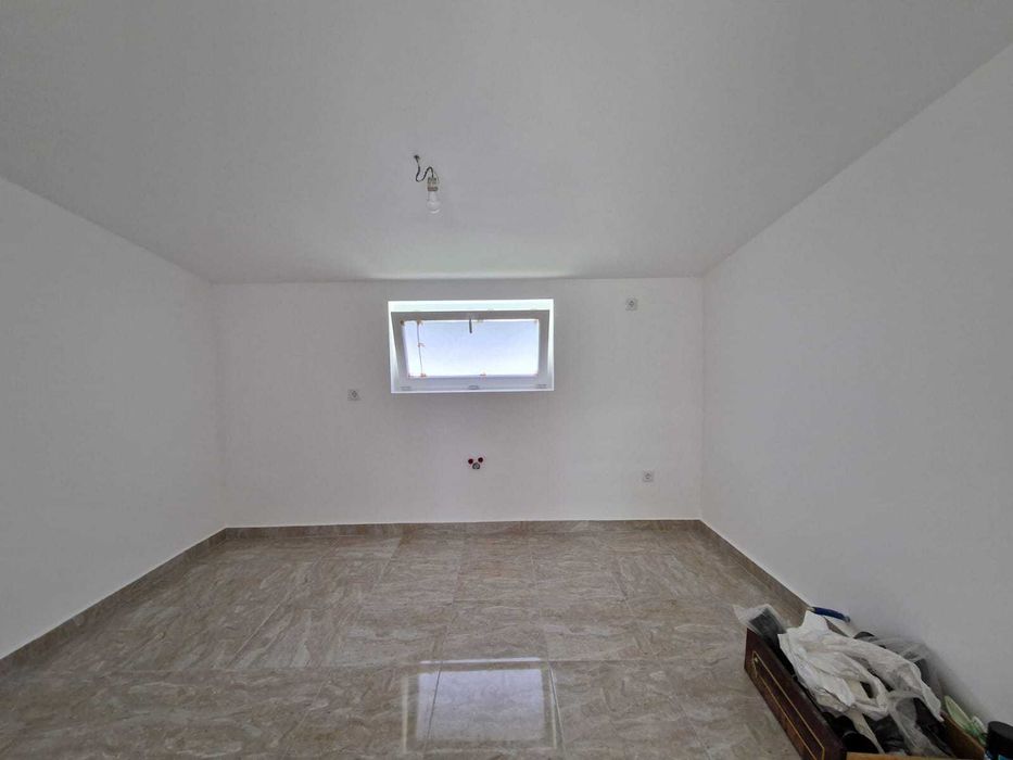 Vila P+1, caramida + a doua  casa de BCA, teren 8000mp