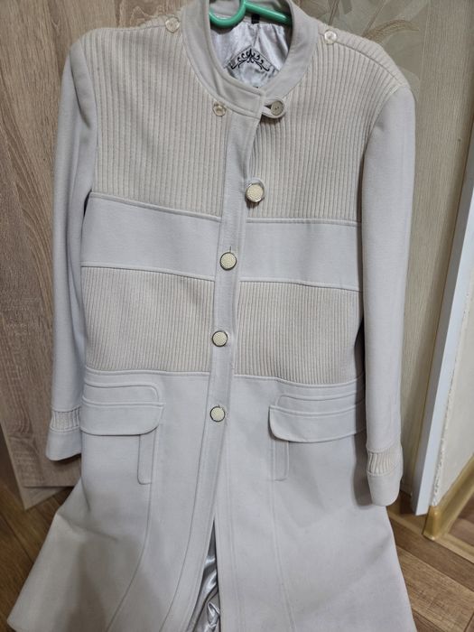 Продам куртки размеры 46-50