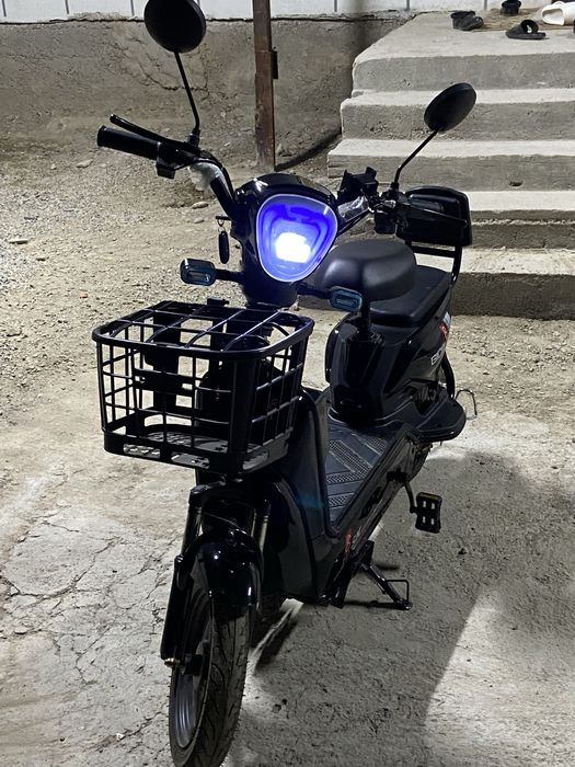 Скутер электрический