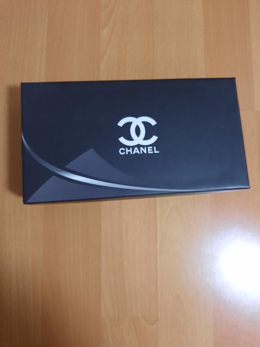 Portofel  nou în cutie