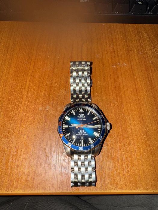 Мъжки часовник-ЧИСТО НОВ