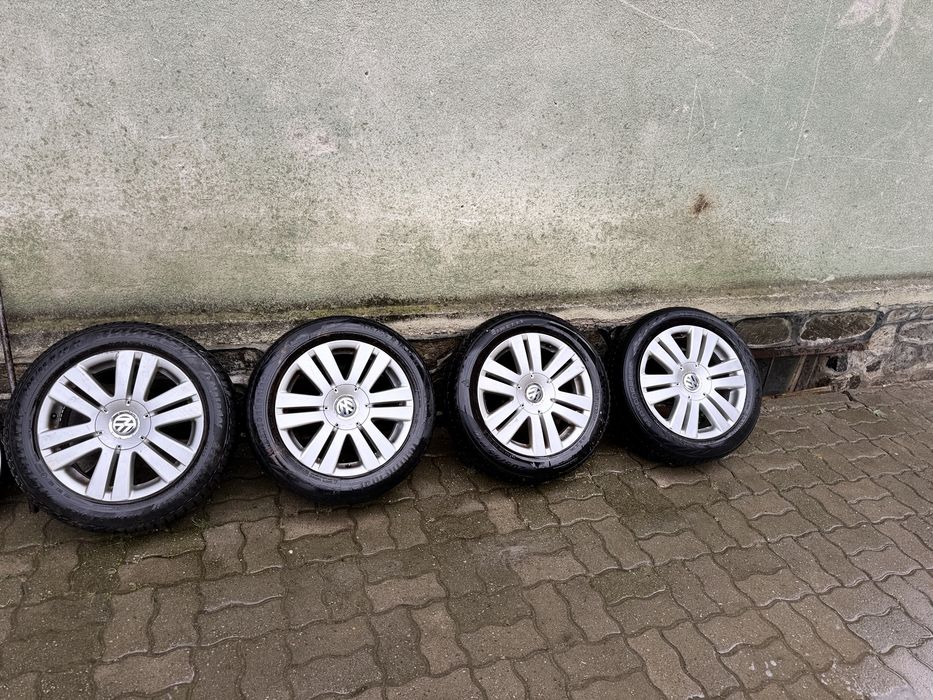 Vand jante volkswagen cu tot cu anvelope 205/55 r vă16 anvelopele su mai sunt folosite de 2 ani