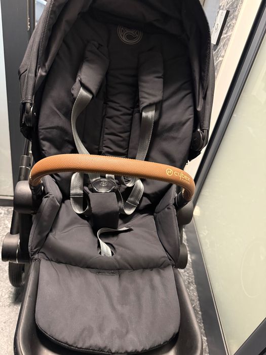 Cybex Priam 4 Platinum + два коша + зимен чувал + аксесоари