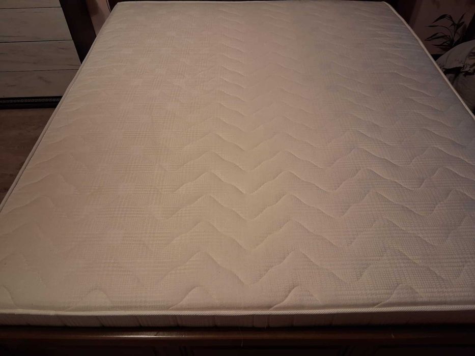 ЛАТЕКСОВ МАТРАК ЕКОН СТАНДАРТ ,подматрачна рамка и топ матрак