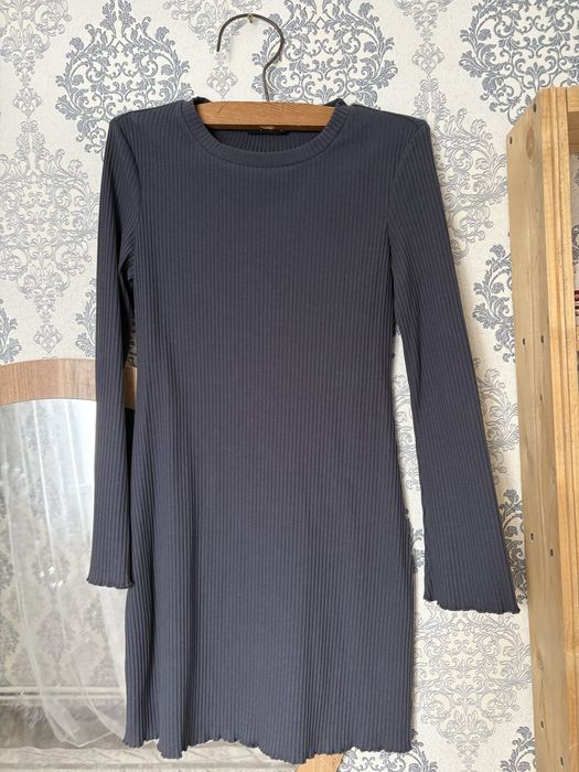 Платья продам новые