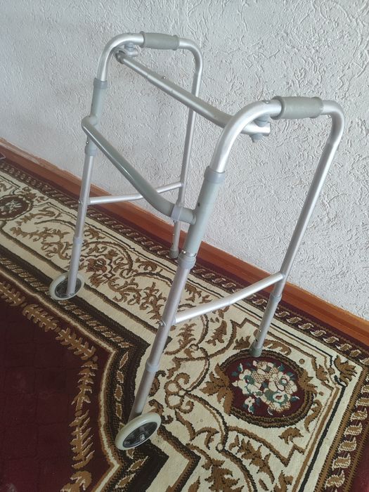 Ходунки для взрослых