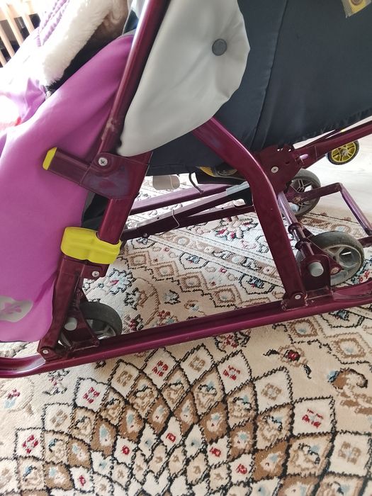 Манеж новый и коляска зимний