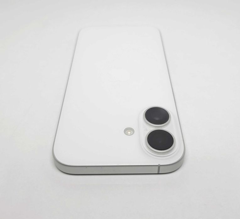 iPhone 16 128GB White
