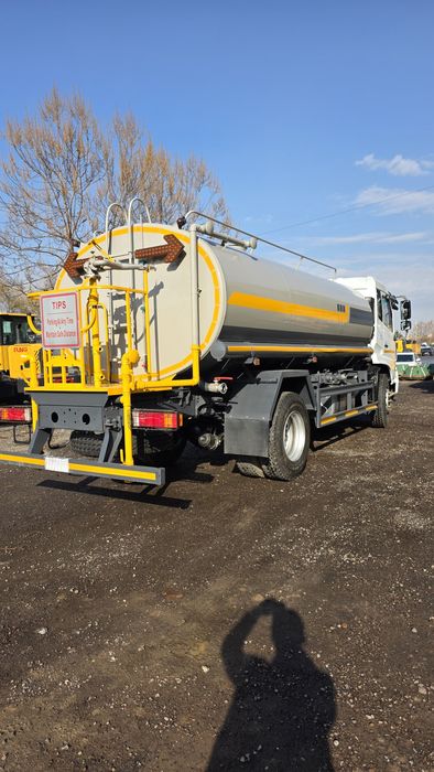 Наличий 15тон Водовоз (поливомоечный машина)