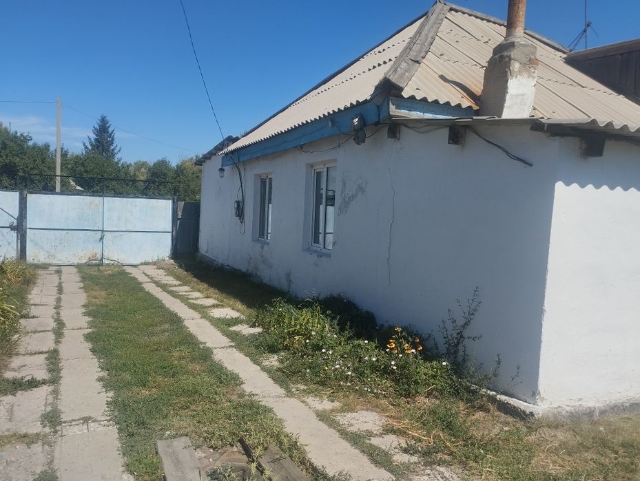 Жер үй жалға беріледі.