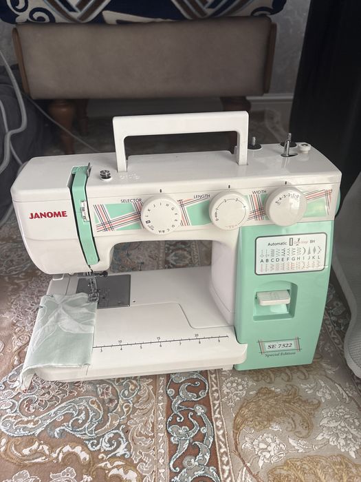 Janome швейна машина SE 7522