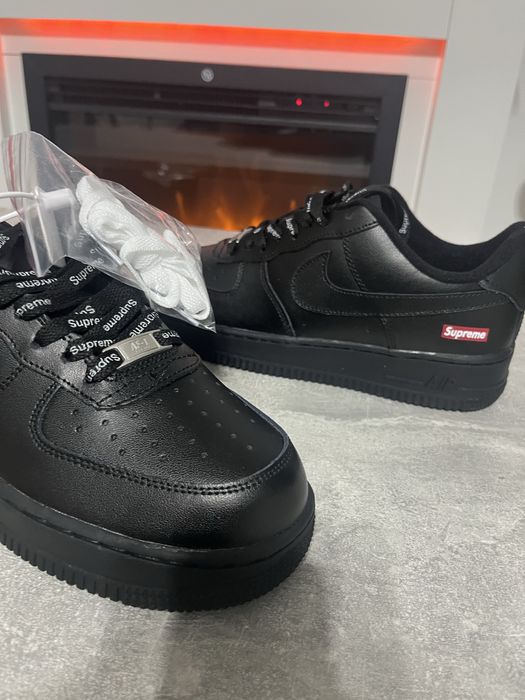 Nike Air Force x Supreme