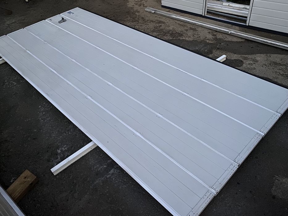 USA SECTIONALA INDUSTRIALA poarta hala garaj H 220 x L 504 Hormann