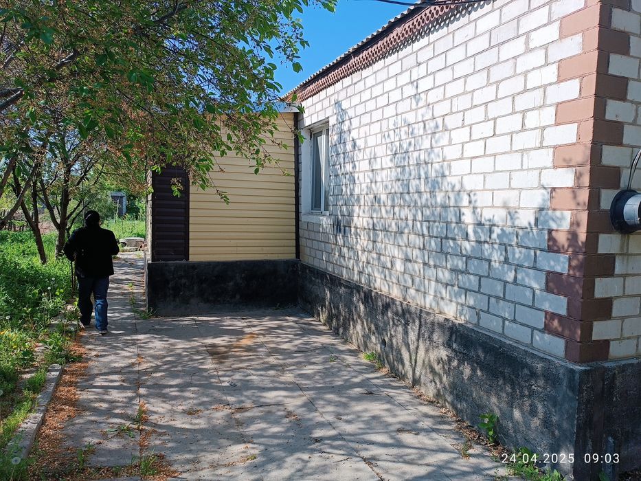Продается частный дом , возле речки , в районе городка