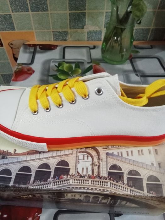 Продам кеды лёгкие