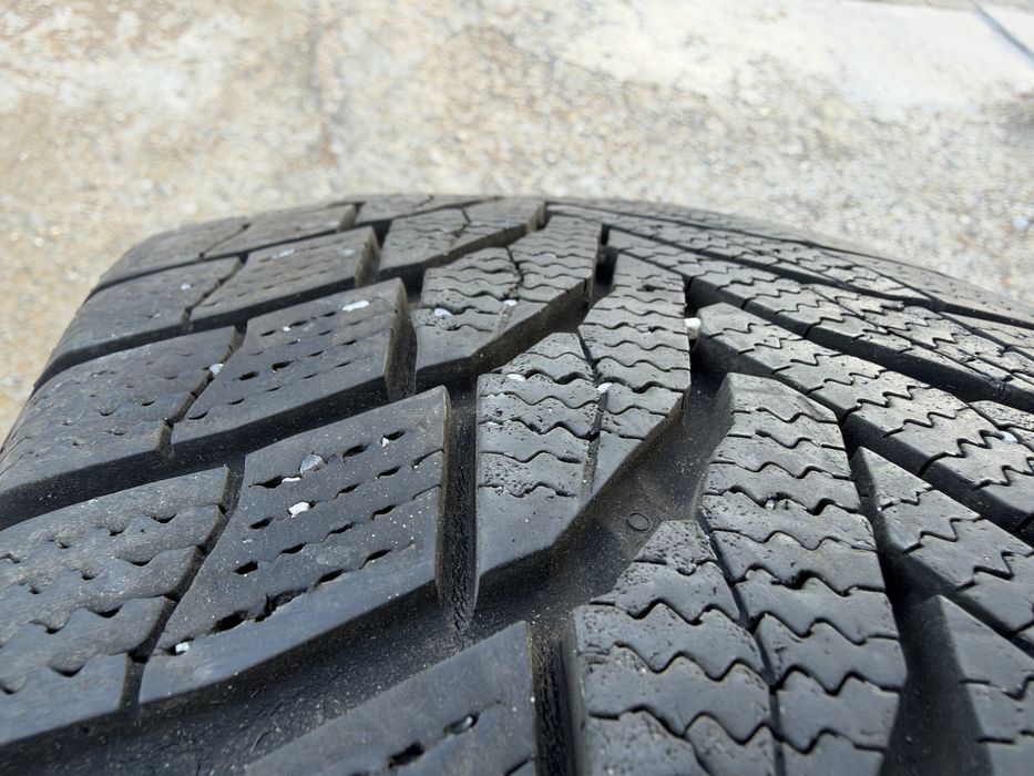 4бр. ЗИМНИ Гуми С Борд 235/65R/17 -NEXEN- DOT:3422- 7.5мм.+4.6мм.