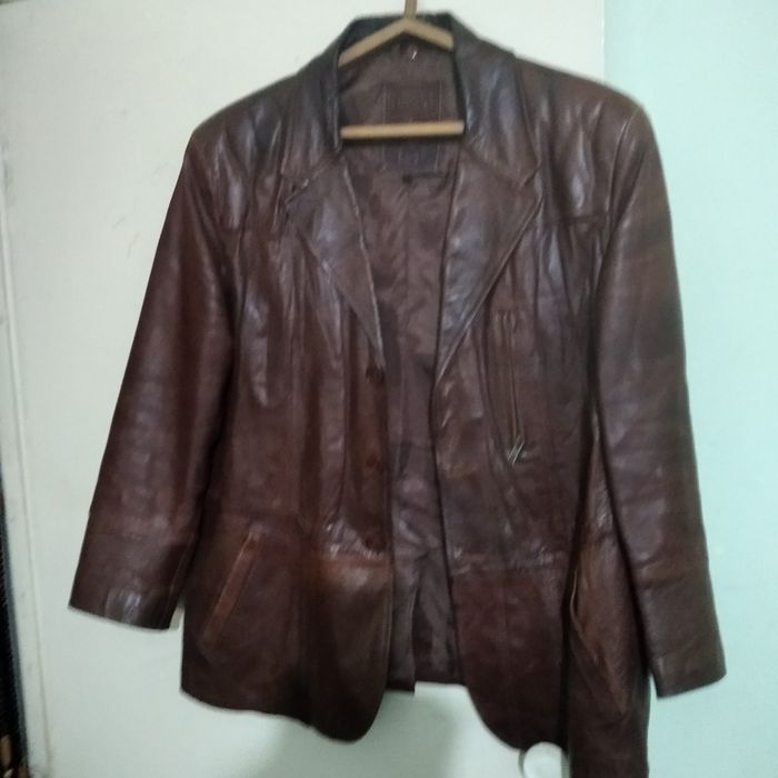 Продам кожаные куртки.