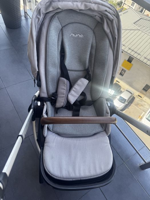 Nuna Triv + Landou + Scoică ARRA Next + Bază Isofix Next + Accesorii – Sistem complet 3 în 1
