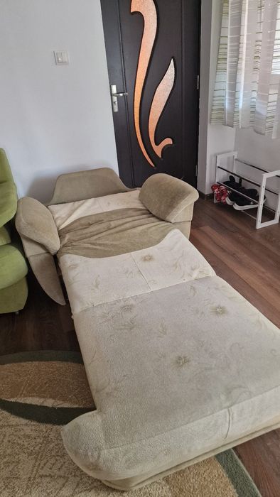 Vând canapea Euromobila