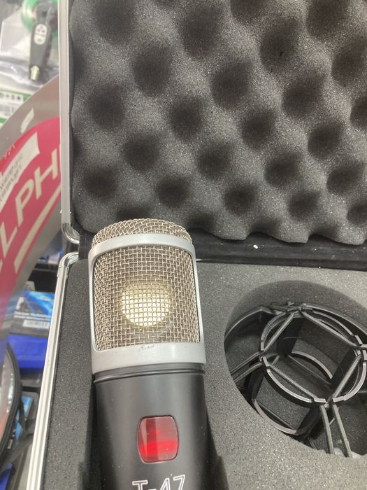 Лампов кондензаторен микрофон