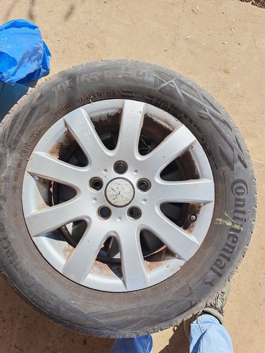 Vând set jante auto aliaj r15 originale