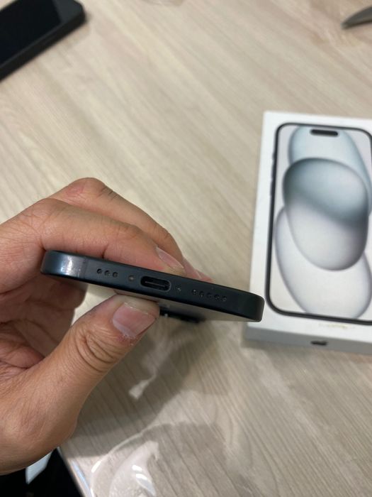 Продам iPhone 15 айфон 15