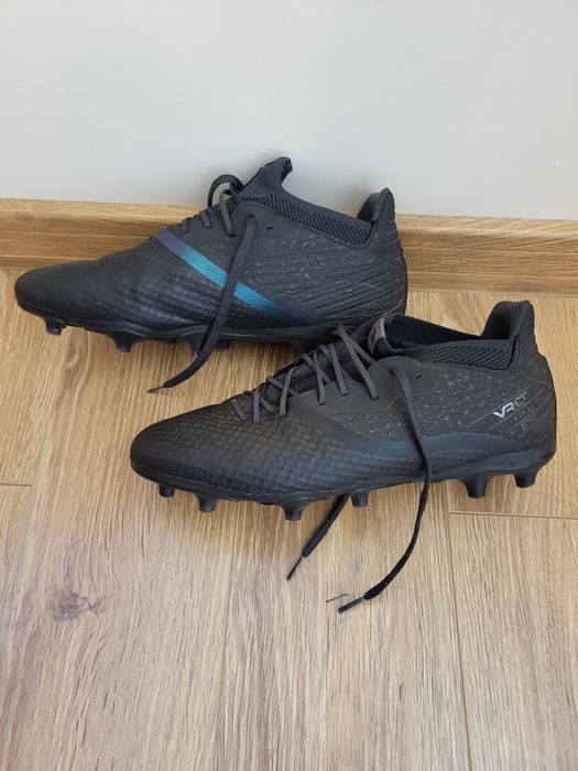 Футболни обувки - бутонки 46