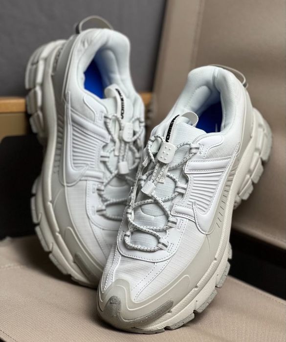 Nike vomero roam 42 originali