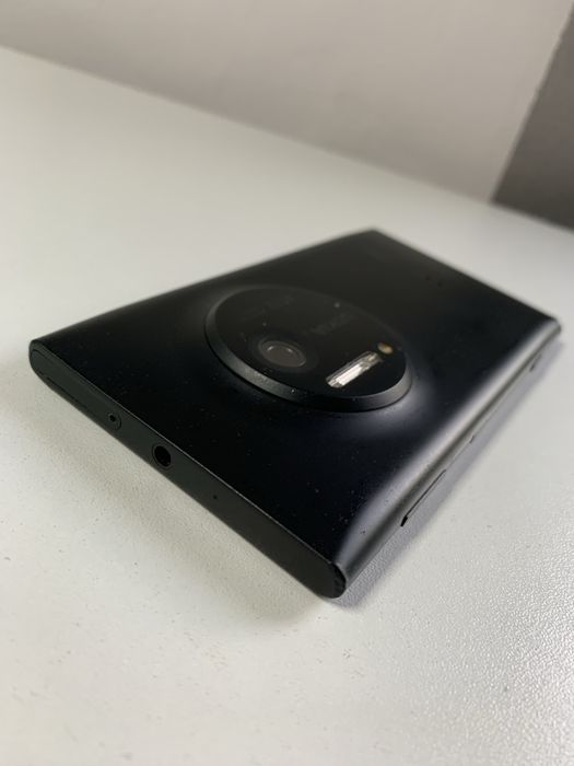 Telefon Nokia Lumia 1020 - Pentru Piese - Defect