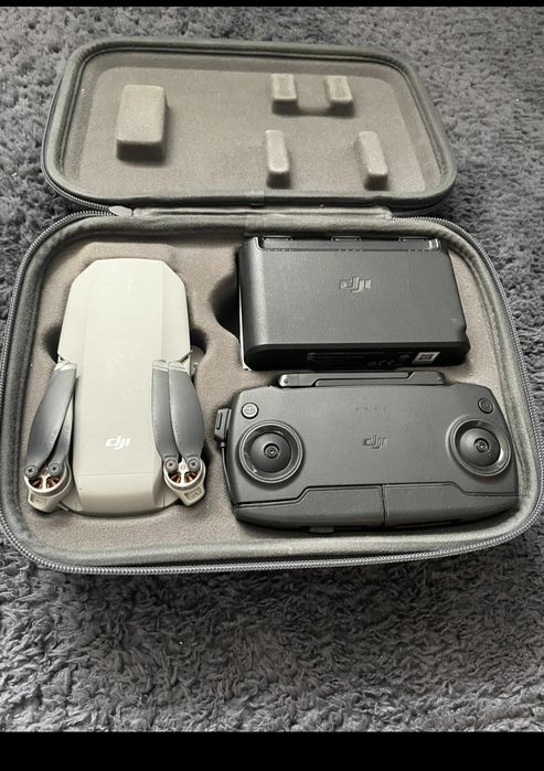 Vând sau schimb Drona DJI Mavic mini fly more combo