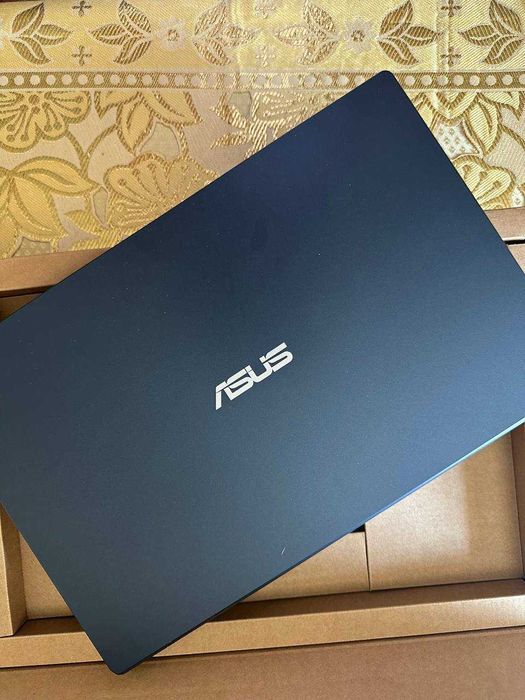 Ноутбук Asus E510M