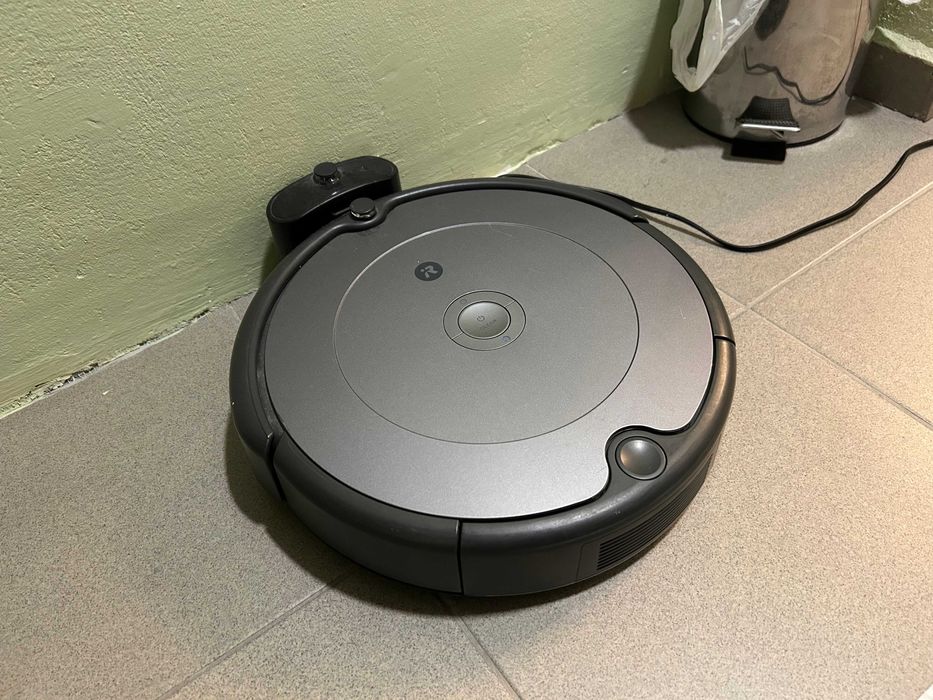 Прахосмукачка робот Roomba 693