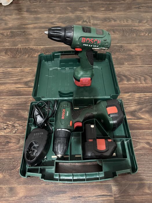 Vand 2 buc  Bosch PSR 060395550W/U cu 2 acumulatori 12V + accesorii + 1 buc Bosch Psr 9,6 cu acumulator