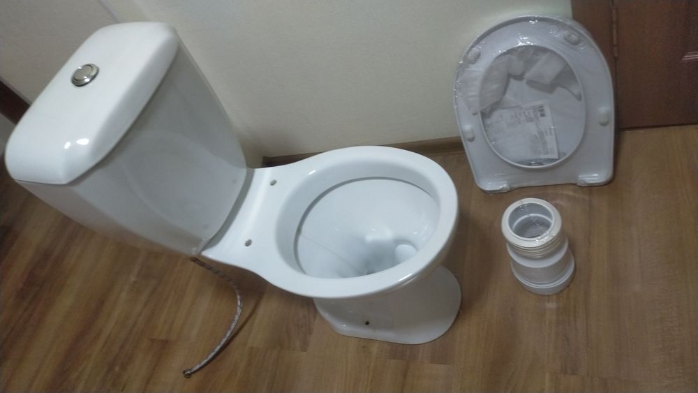 Продам унитаз в хорошо состояни.