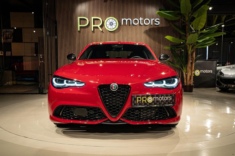 Alfa Romeo Giulia 2023 benzină, 42.404 € — imagine 2