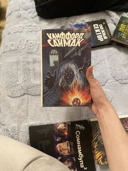 Продаются книги за 1000 тг