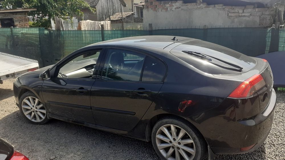 Dezmembrez Piese Renault Laguna3 din 2009