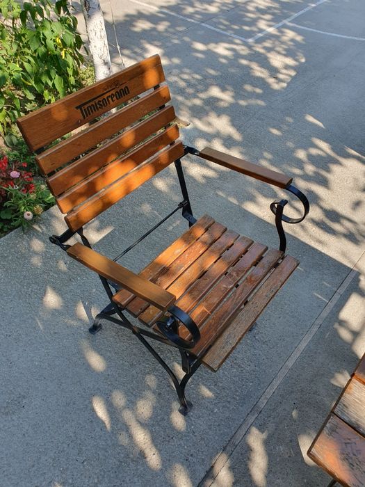 Băncuțe de terasă.masă și 2 scaune