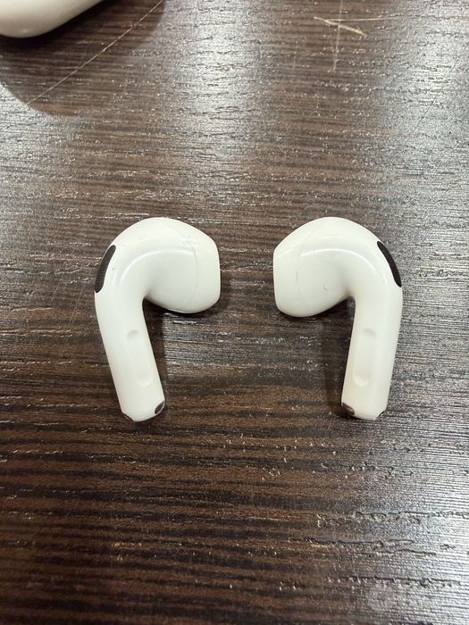 Airpods 4 без шумоподавления