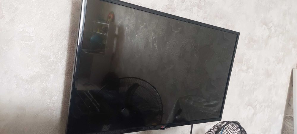 Продам телевизор LG