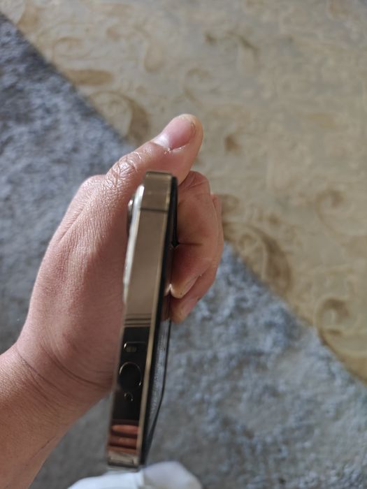 Продам Айфон 13 про макс